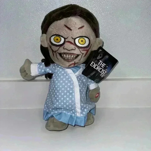 NWT! The Exorcist Animated Regan 13" 2019 Walking, Talking Plush Figure Horror - Picture 1 of 7